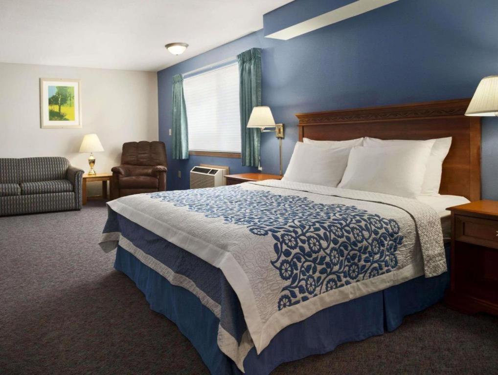 Days Inn By Wyndham Lacey Olympia Area Exterior photo