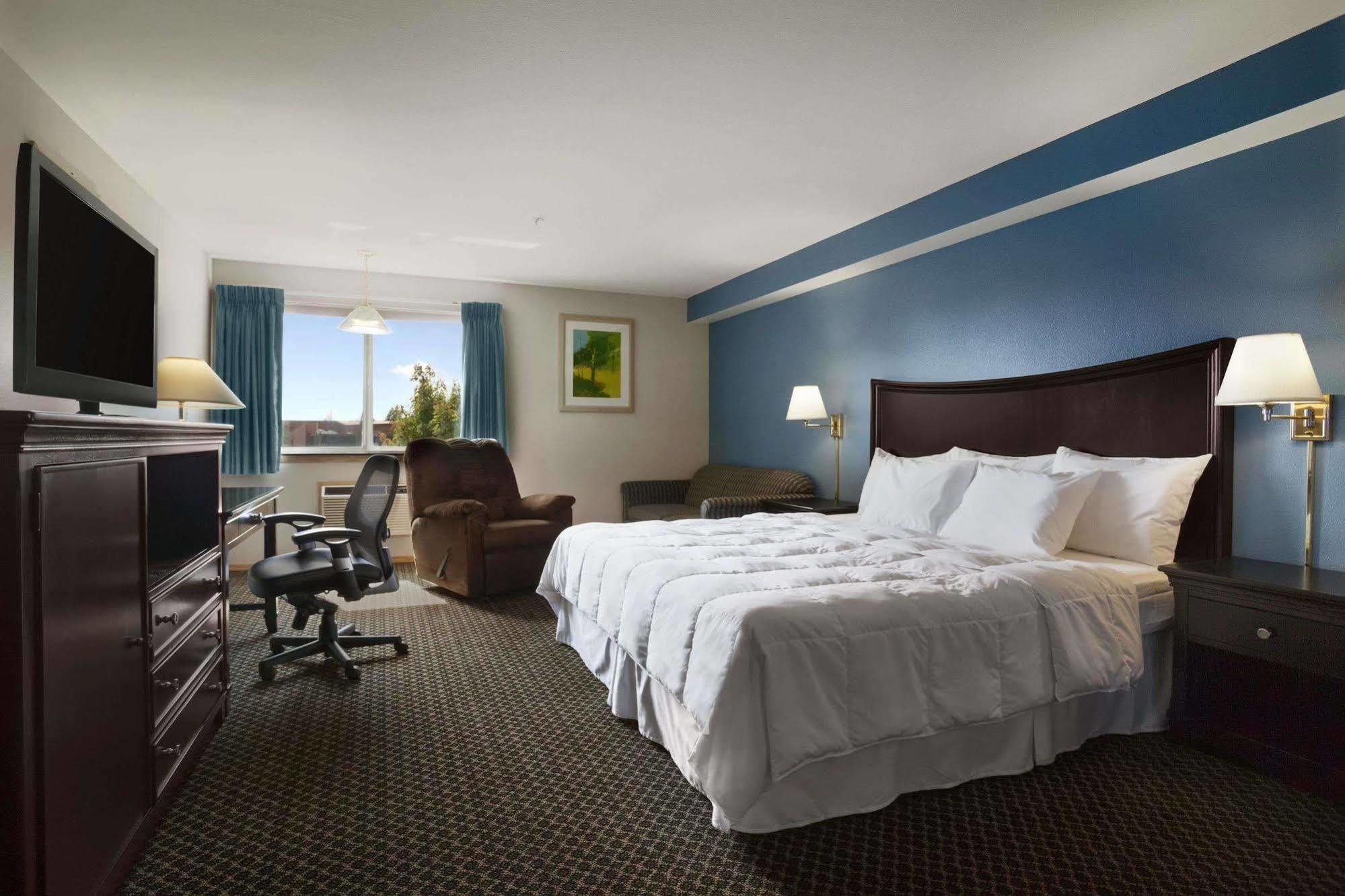 Days Inn By Wyndham Lacey Olympia Area Exterior photo